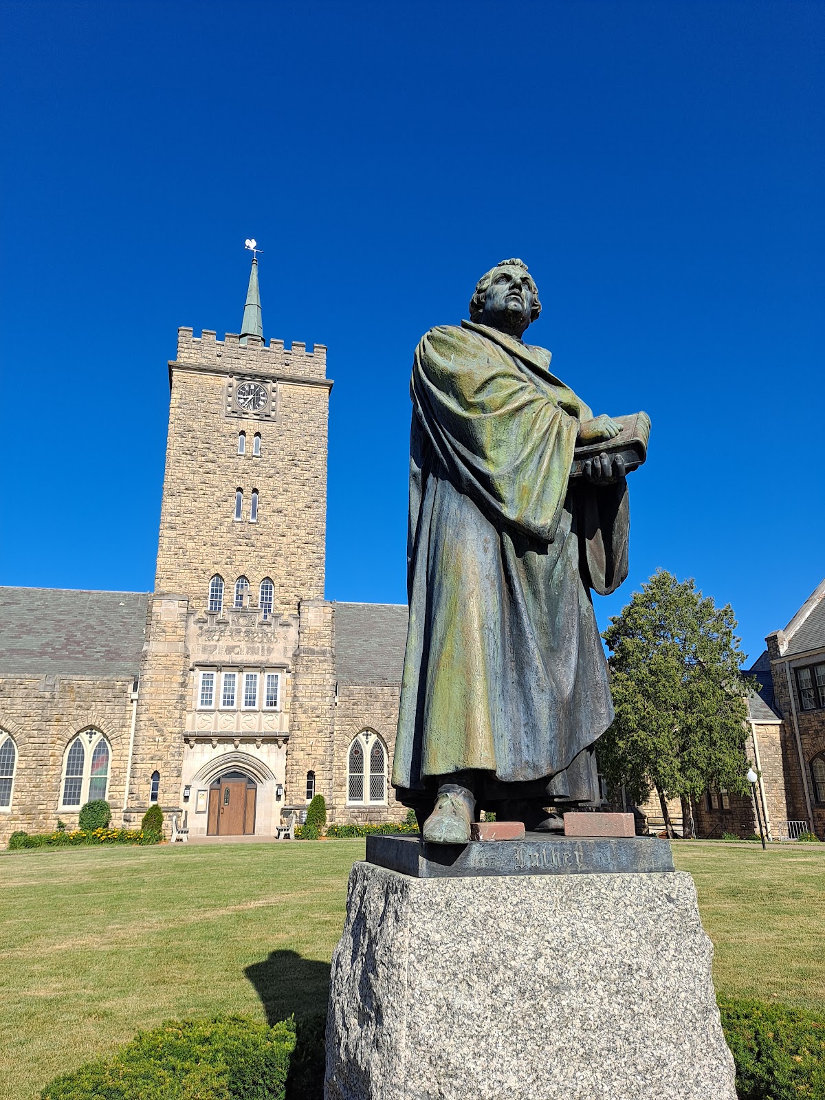 Wartburg Theological Seminary campus