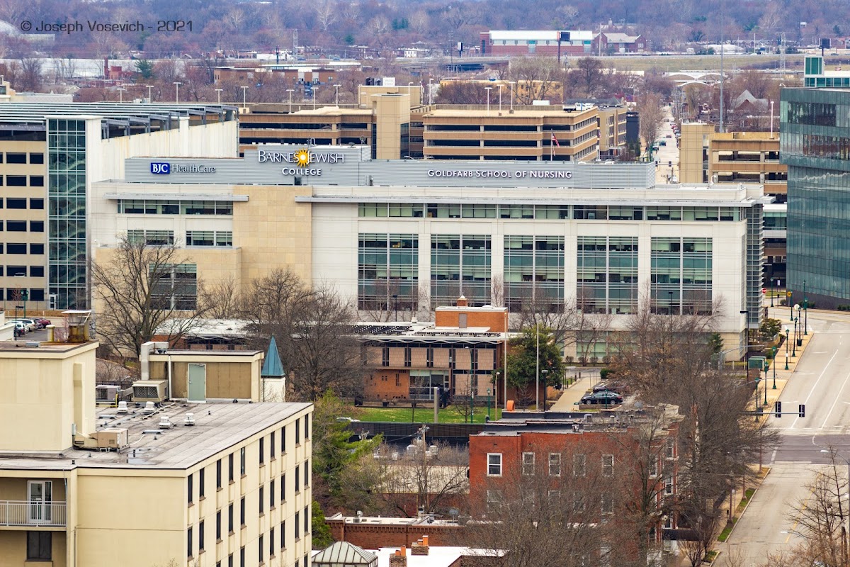 Barnes-Jewish College Goldfarb School of Nursing campus